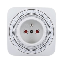 Spínací zásuvka SOLIGHT DT06 mechanická denní