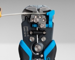 Automatický odstraňovač izolace a krimpovač WSC-826