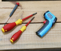 Bezkontaktní laserový pyrometr IR -50 +400°C 4935