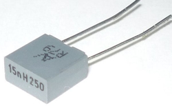 15n/250V MKT RM5 /~TC351/, svitkový kondenzátor radiální, RM=5mm