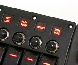 Panel PN-CB8 s 8 vypínači a jističi