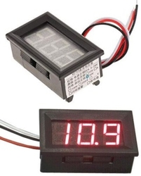 R017B Voltmetr panelový LED červený, 0-30V