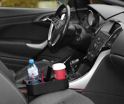 Držák nápojů a předmětů do auta